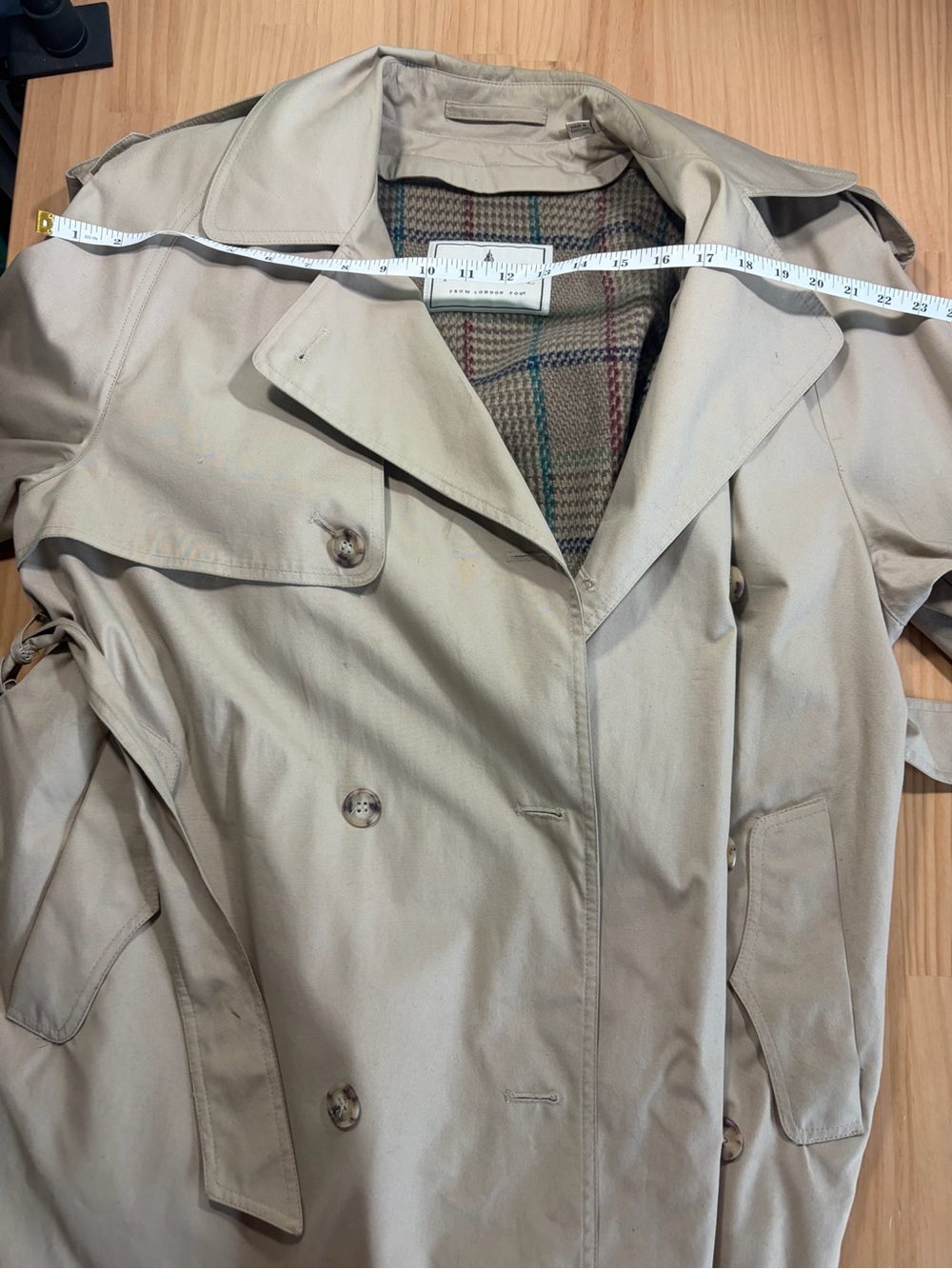 Vintage Trench Coat with Plaid Lining W - Picture 10 of 13